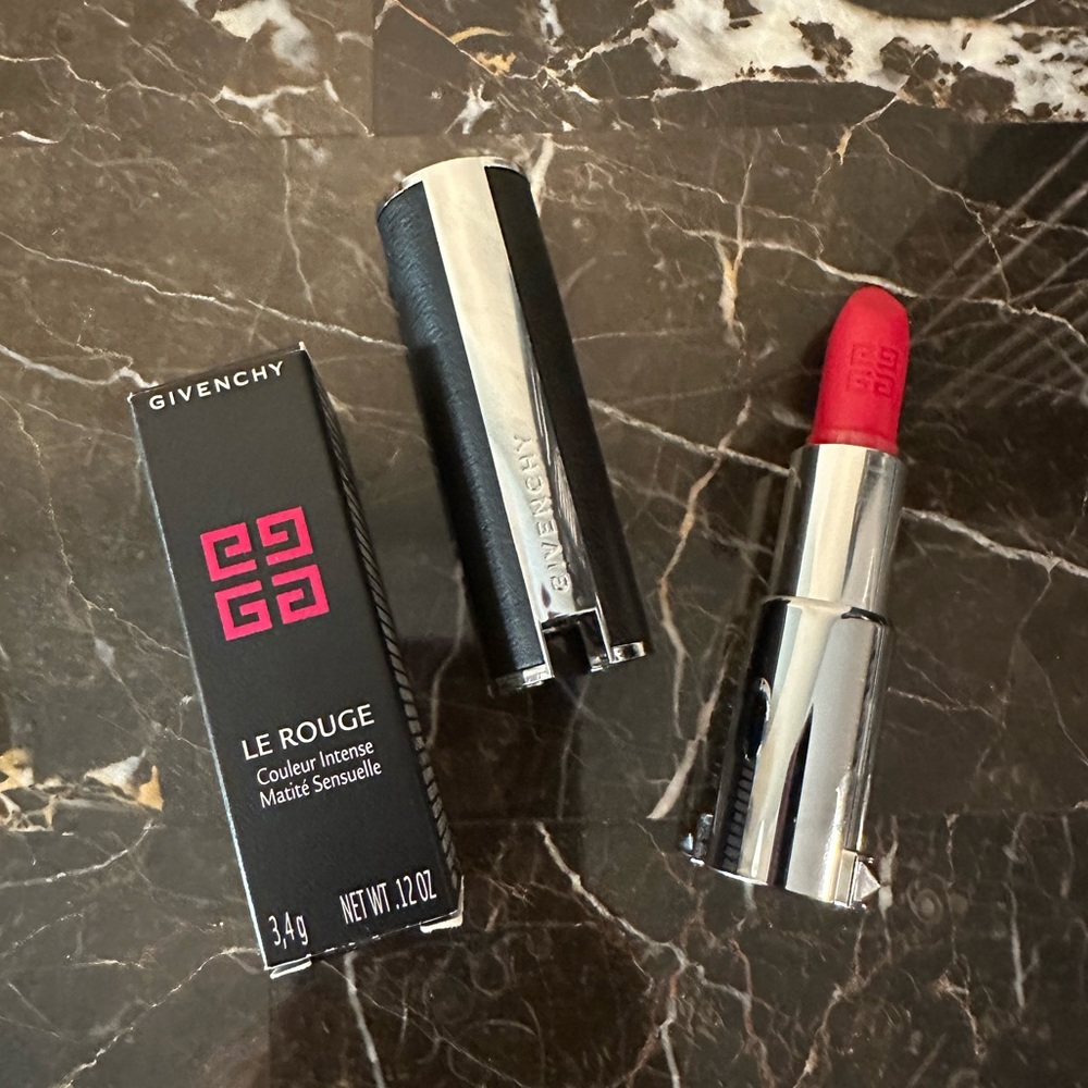 Givenchy Le Rouge Lipstick Carmín Escarpin
